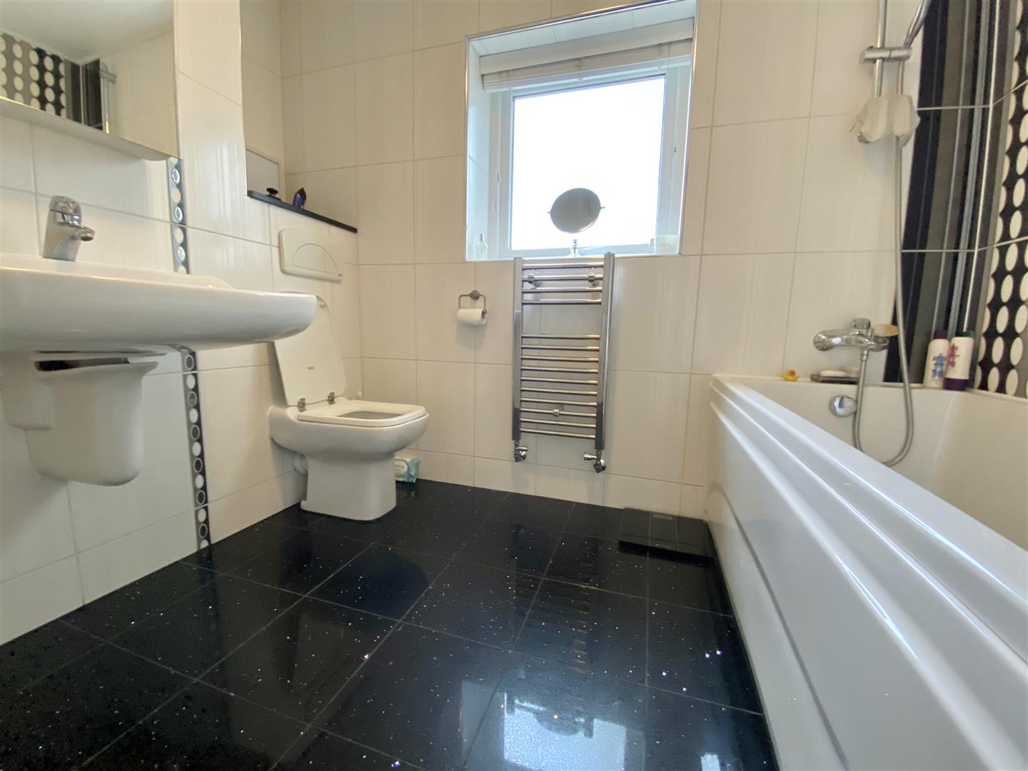 Florence Avenue, Enfield, EN2 Lanes Estate Agents